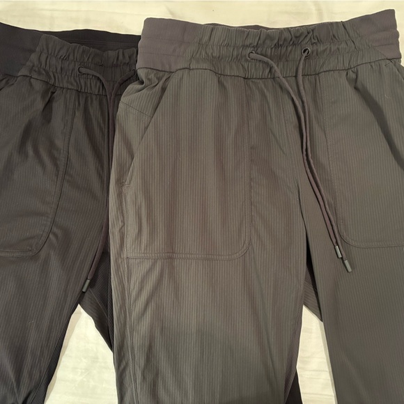 2 pairs of Lululemon Dance Studio Mid Rise slim leg pants black&grey - Picture 4 of 6